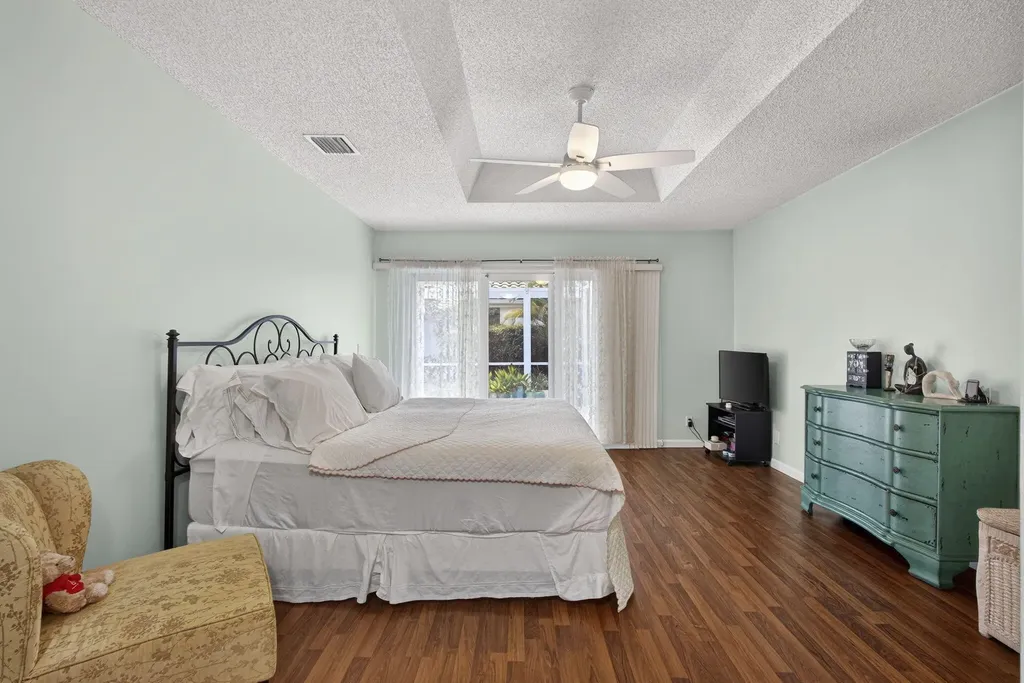 152 Eagleton Court Palm Beach Gardens FL 33418