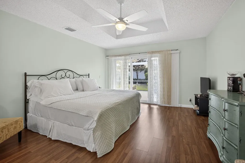 152 Eagleton Court Palm Beach Gardens FL 33418