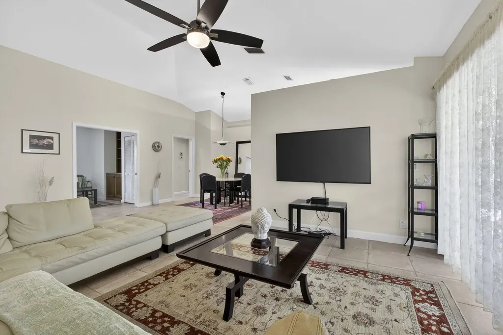 152 Eagleton Court Palm Beach Gardens FL 33418