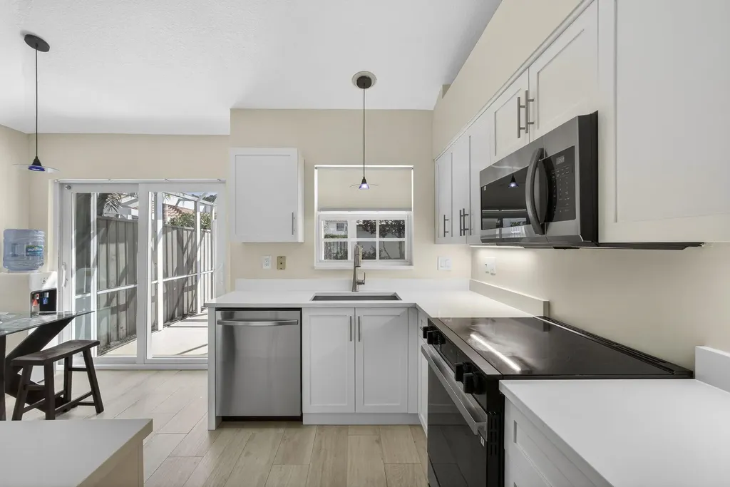 152 Eagleton Court Palm Beach Gardens FL 33418