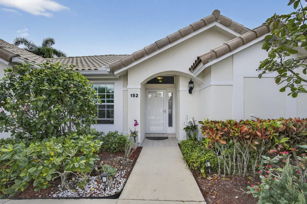 152 Eagleton Court Palm Beach Gardens FL 33418