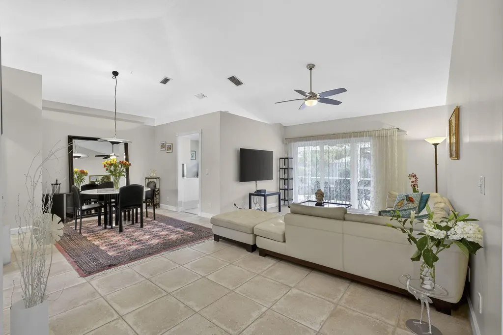 152 Eagleton Court Palm Beach Gardens FL 33418