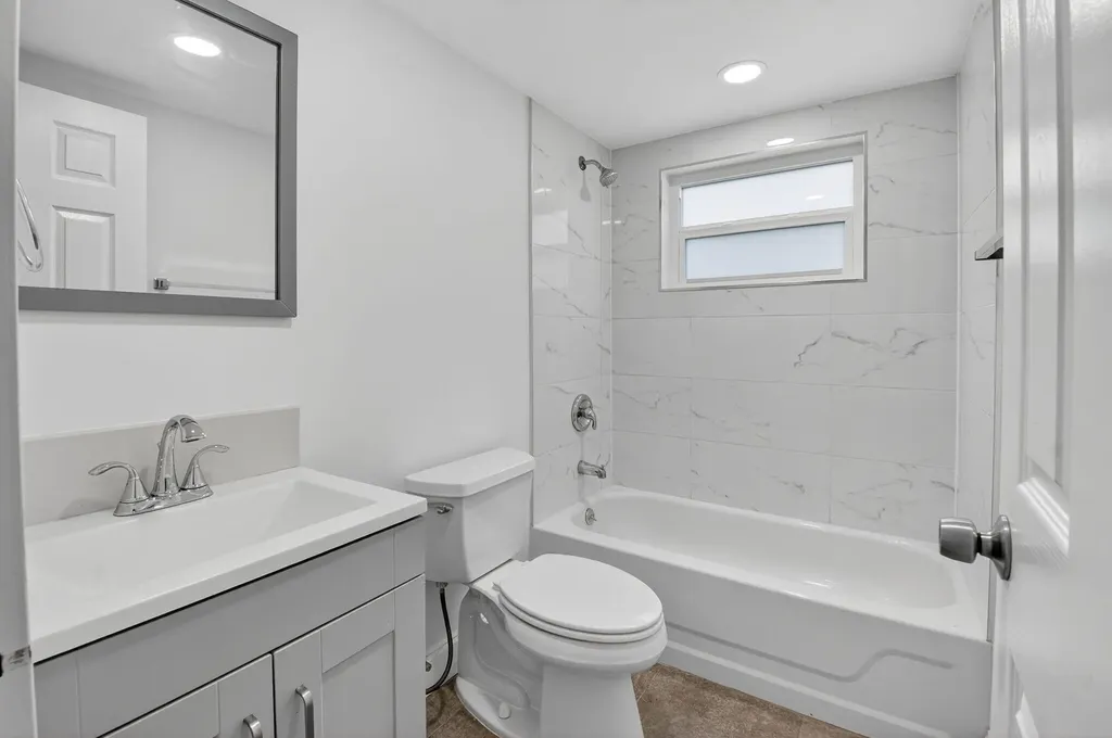 212 Monaco Way E Delray Beach FL 33446