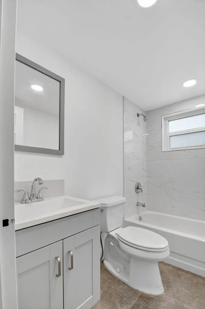 212 Monaco Way E Delray Beach FL 33446