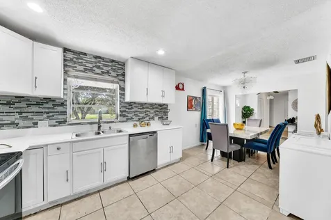 213 SE Eyerly Avenue Port St Lucie FL 34983