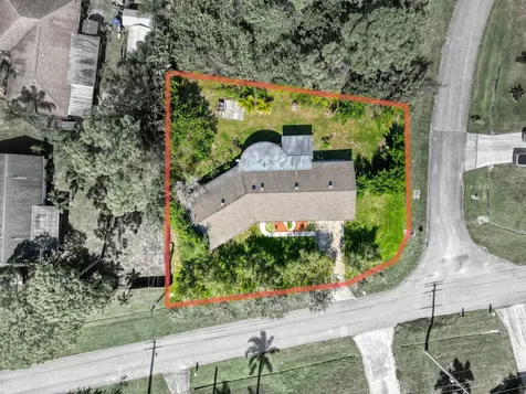 213 SE Eyerly Avenue Port St Lucie FL 34983