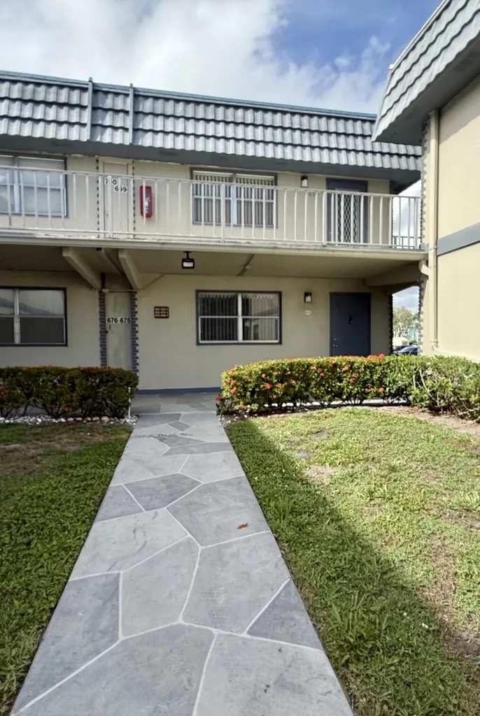 675 Brittany O Delray Beach FL 33446