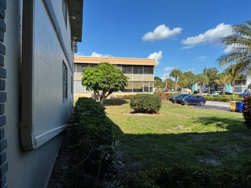 675 Brittany O Delray Beach FL 33446