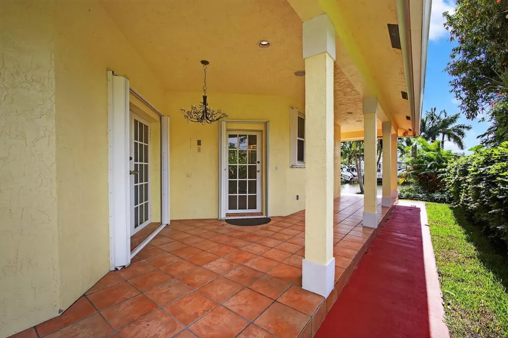 1052 W Shore Drive West Palm Beach FL 33406