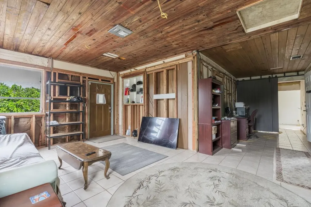 945 Miner Road Lake Worth FL 33462