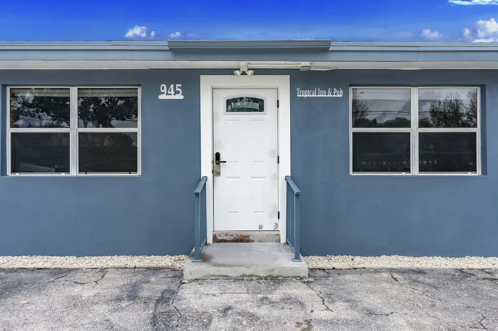 945 Miner Road Lake Worth FL 33462