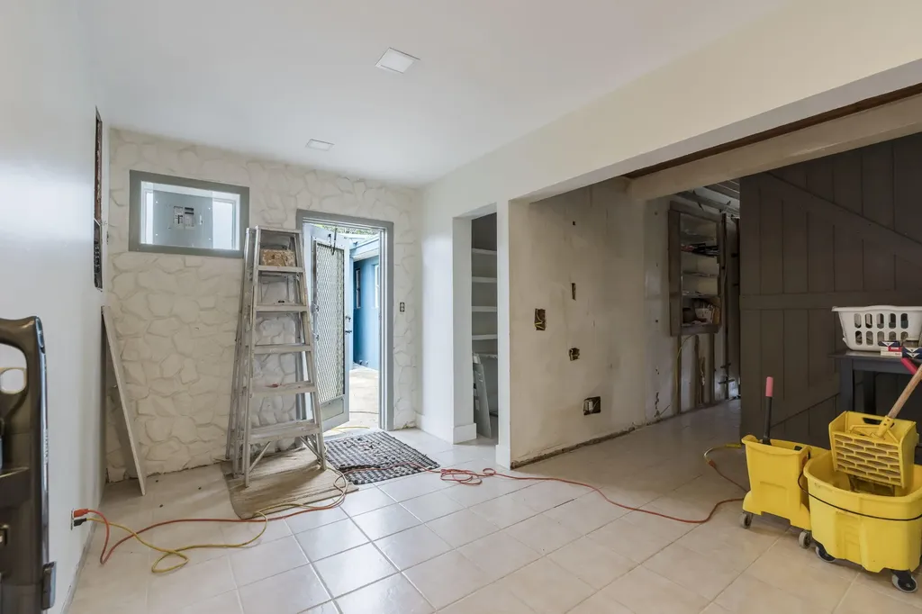 945 Miner Road Lake Worth FL 33462