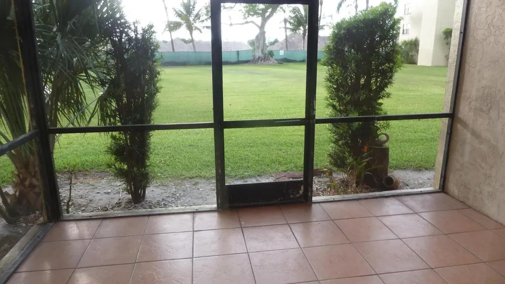 9355 SW 8th Street Boca Raton FL 33428