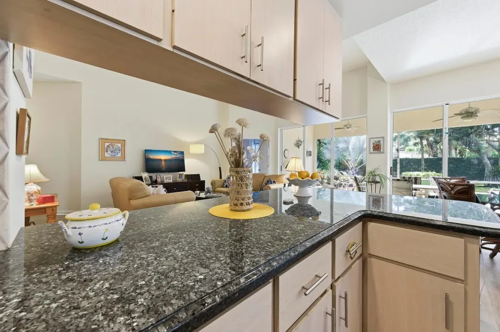 325 Kelsey Park Circle Palm Beach Gardens FL 33410