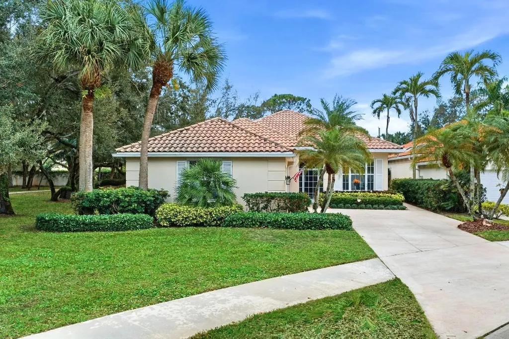 325 Kelsey Park Circle Palm Beach Gardens FL 33410