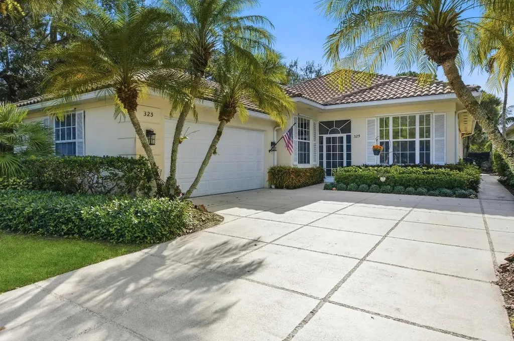 325 Kelsey Park Circle Palm Beach Gardens FL 33410