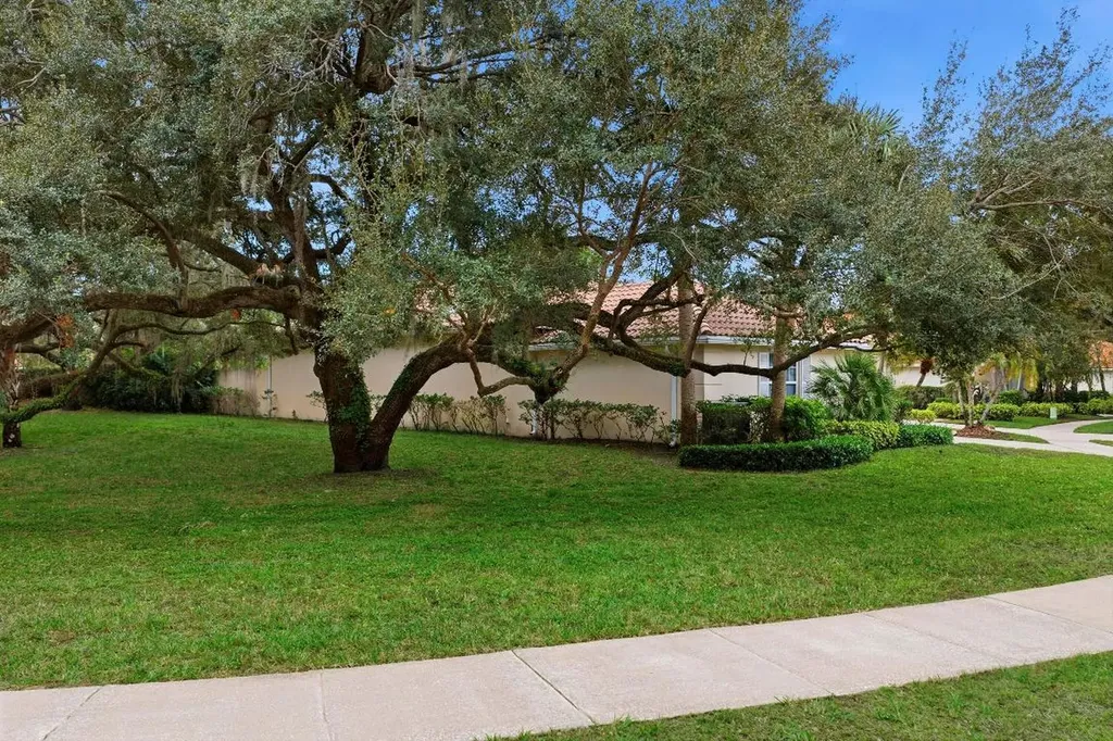 325 Kelsey Park Circle Palm Beach Gardens FL 33410