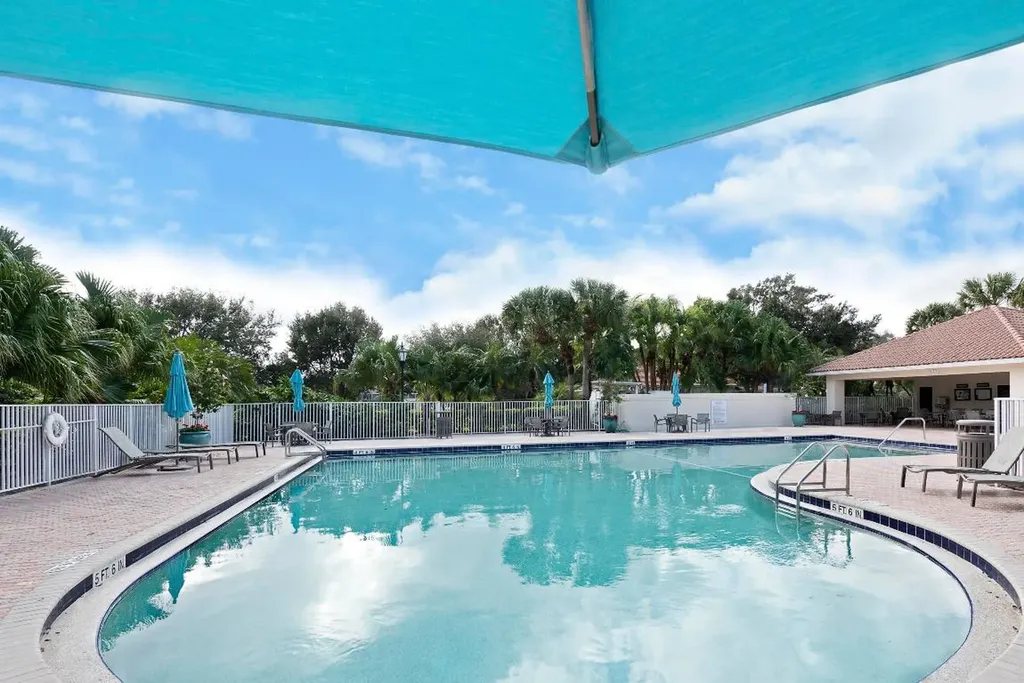 325 Kelsey Park Circle Palm Beach Gardens FL 33410