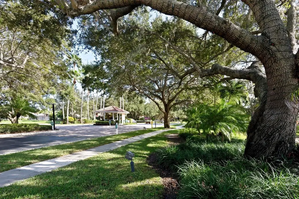 325 Kelsey Park Circle Palm Beach Gardens FL 33410
