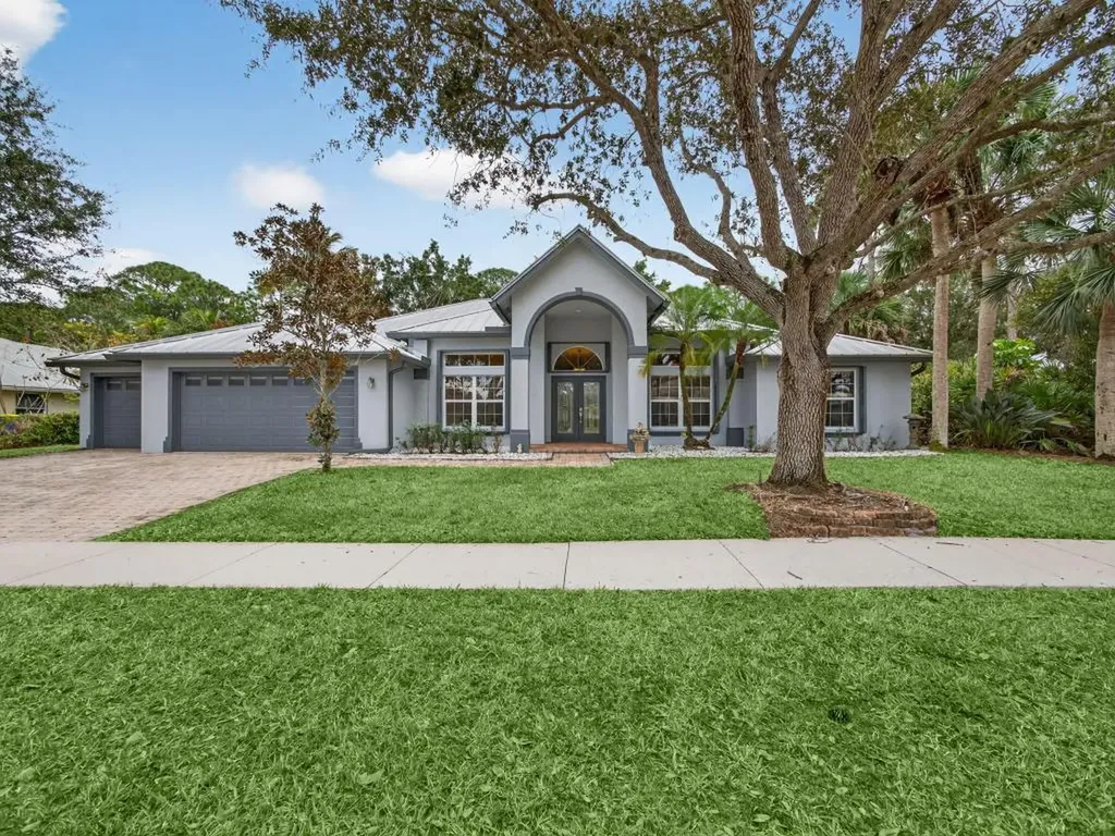 8895 SW Fishermans Wharf Drive Stuart FL 34997