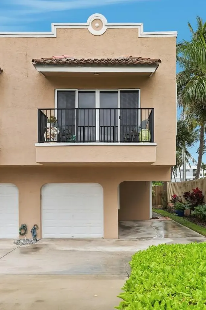 2049 SE 6th Street Deerfield Beach FL 33441