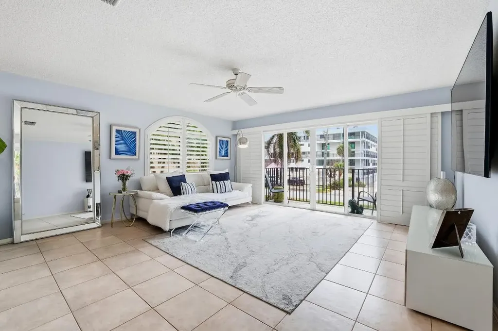 2049 SE 6th Street Deerfield Beach FL 33441
