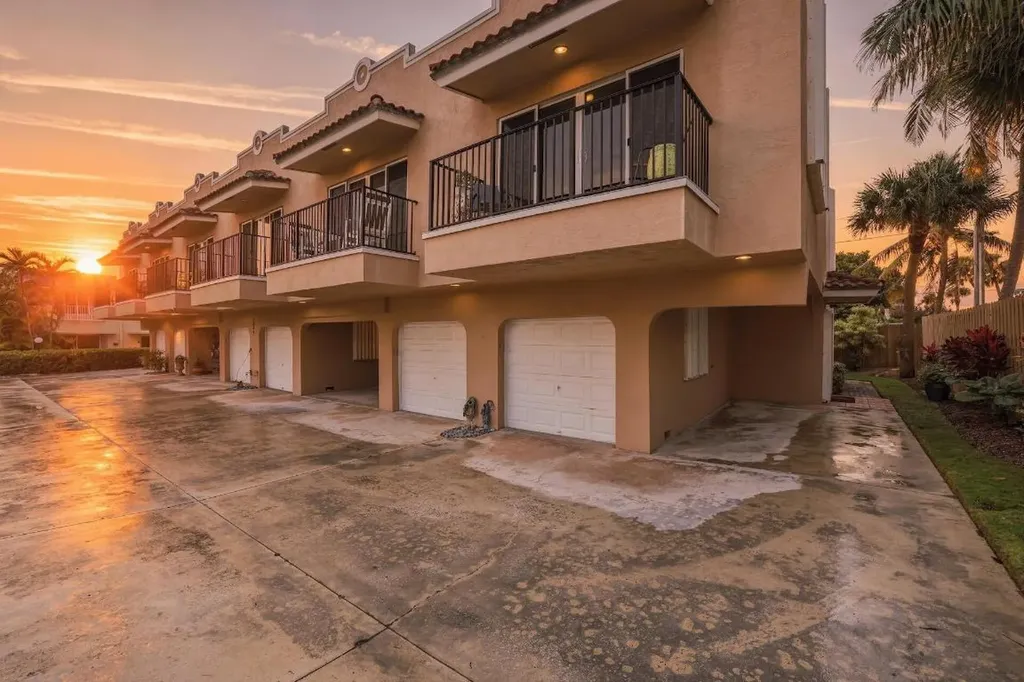 2049 SE 6th Street Deerfield Beach FL 33441