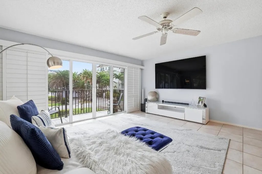 2049 SE 6th Street Deerfield Beach FL 33441