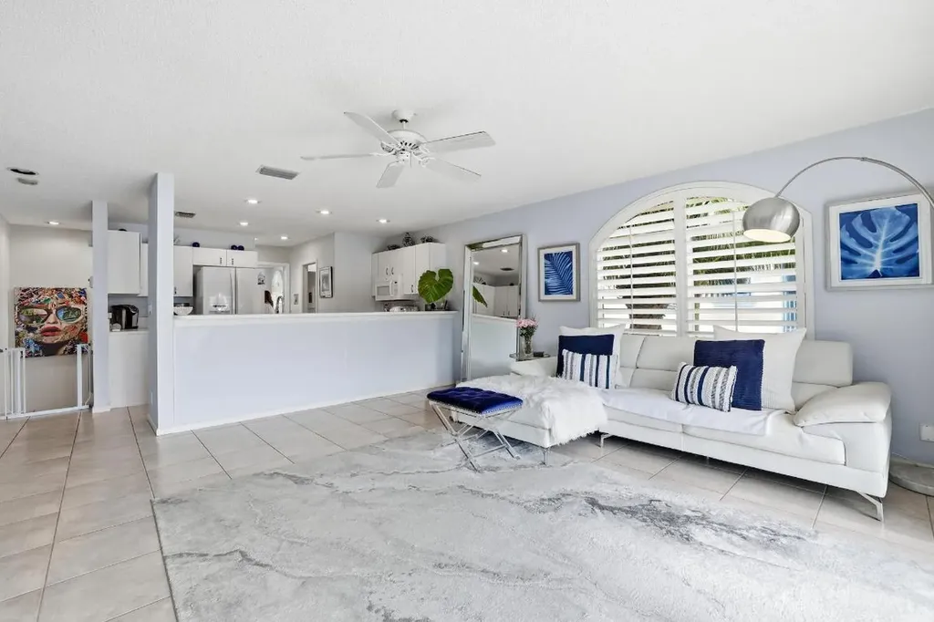 2049 SE 6th Street Deerfield Beach FL 33441
