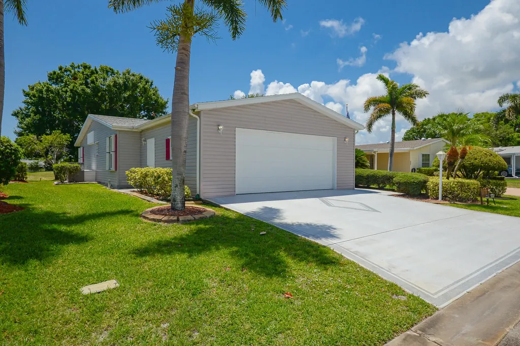 3225 Scarlet Tanager Court Port St Lucie FL 34952