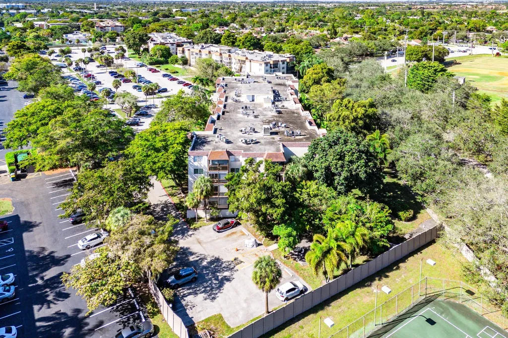 1681 NW 70th Avenue Plantation FL 33313