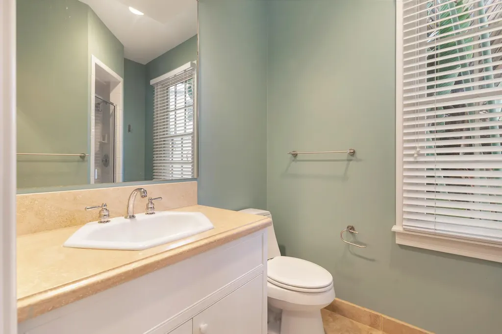 224 Phipps Palm Beach FL 33480