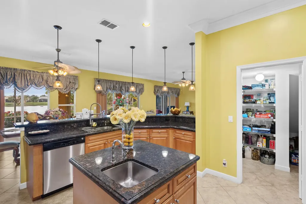 465 NW Dover Court Port St Lucie FL 34983