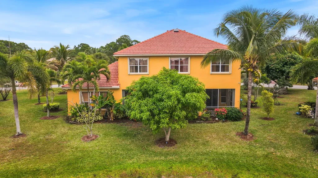 465 NW Dover Court Port St Lucie FL 34983