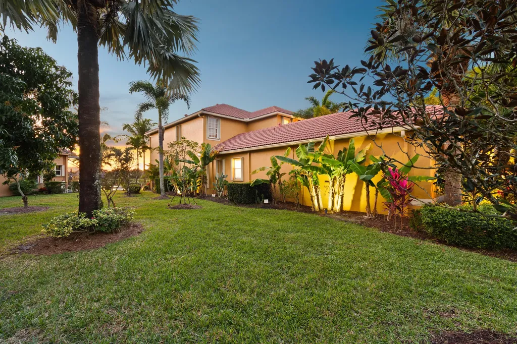 465 NW Dover Court Port St Lucie FL 34983
