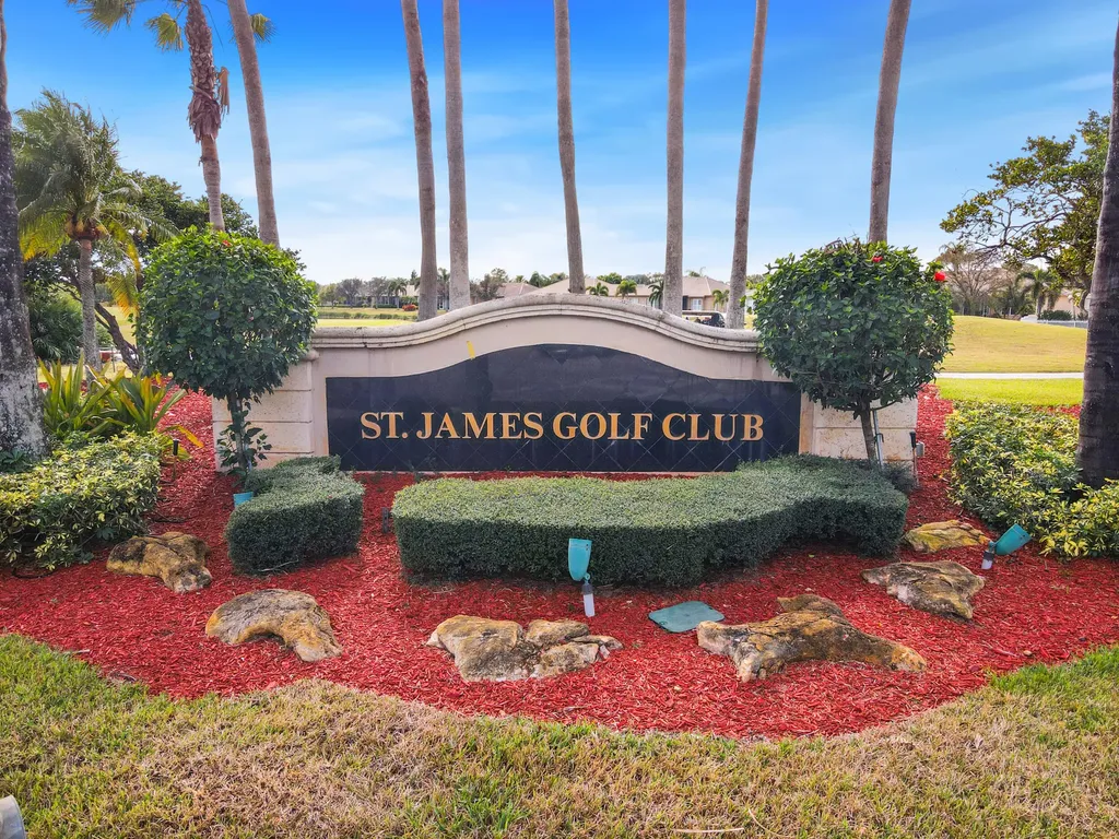 465 NW Dover Court Port St Lucie FL 34983