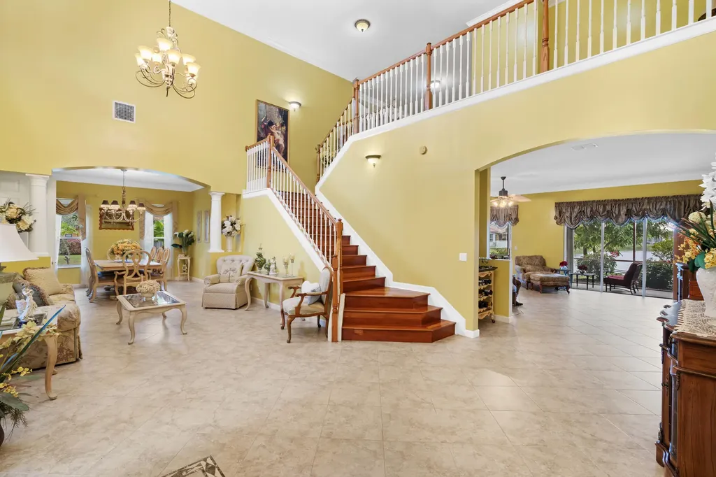 465 NW Dover Court Port St Lucie FL 34983
