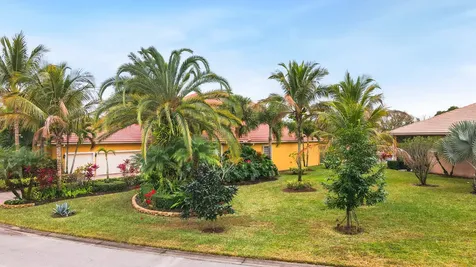 465 NW Dover Court Port St Lucie FL 34983
