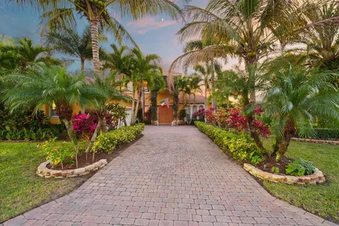 465 NW Dover Court Port St Lucie FL 34983