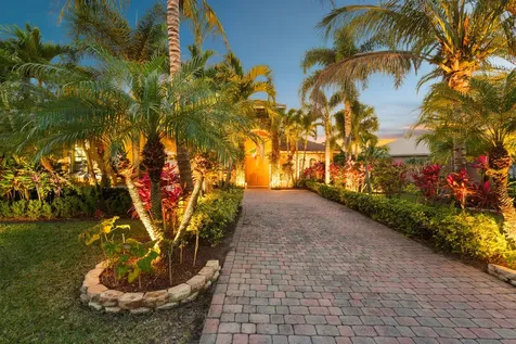 465 NW Dover Court Port St Lucie FL 34983