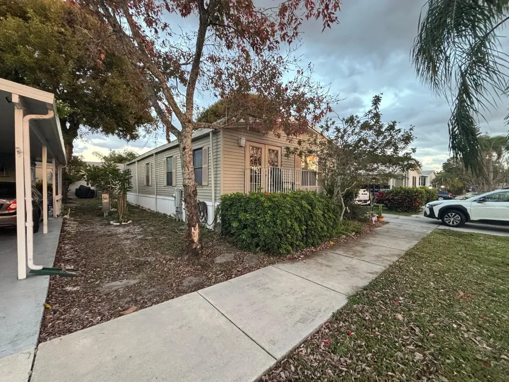 6566 NW 34th Ave Lot#h009 Avenue Coconut Creek FL 33073