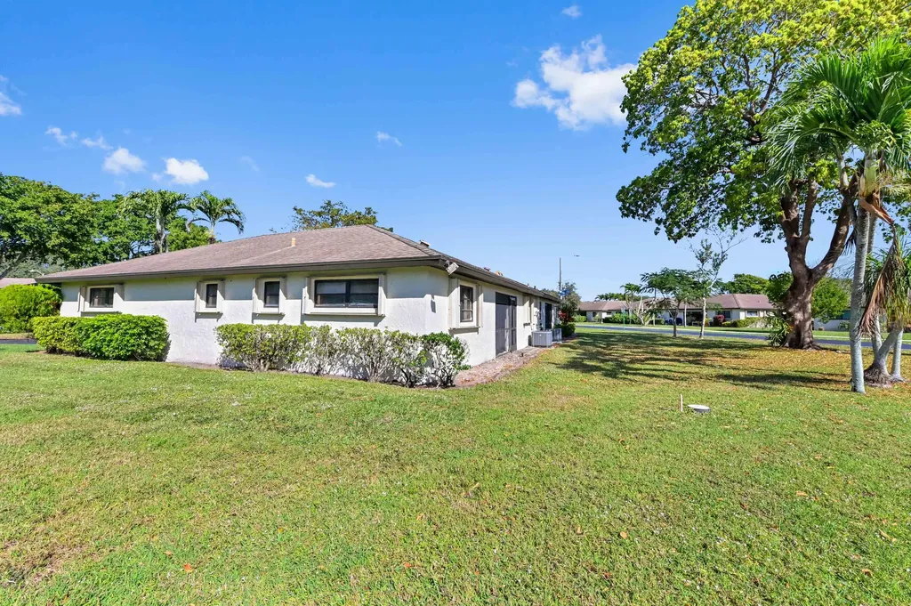 10135 Eaglewood Terrace Boynton Beach FL 33436