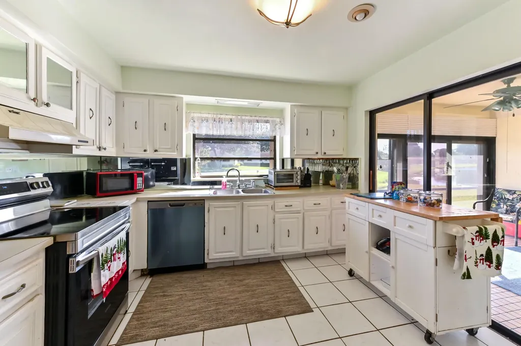 10135 Eaglewood Terrace Boynton Beach FL 33436