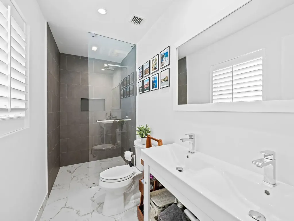 2011 NE 60th Street Fort Lauderdale FL 33308