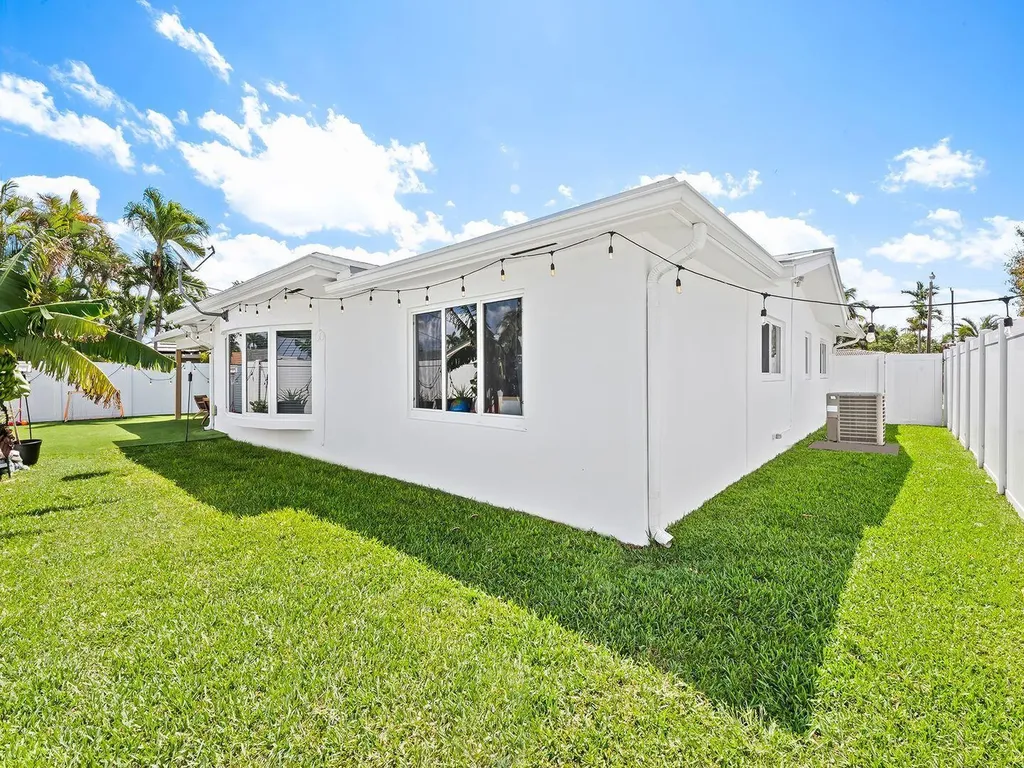 2011 NE 60th Street Fort Lauderdale FL 33308
