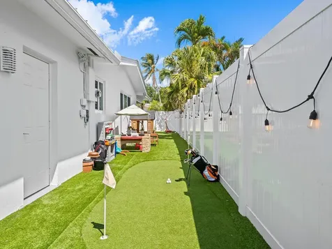 2011 NE 60th Street Fort Lauderdale FL 33308
