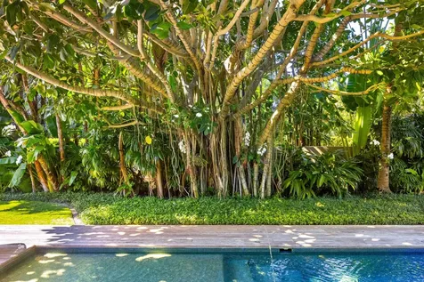 195 Via Marina Palm Beach FL 33480