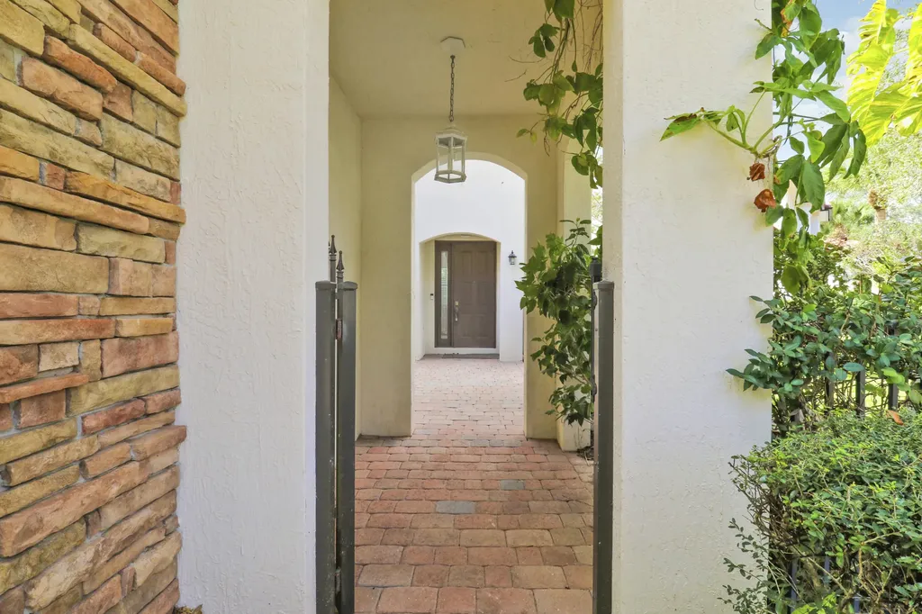 770 Bocce Court Palm Beach Gardens FL 33410