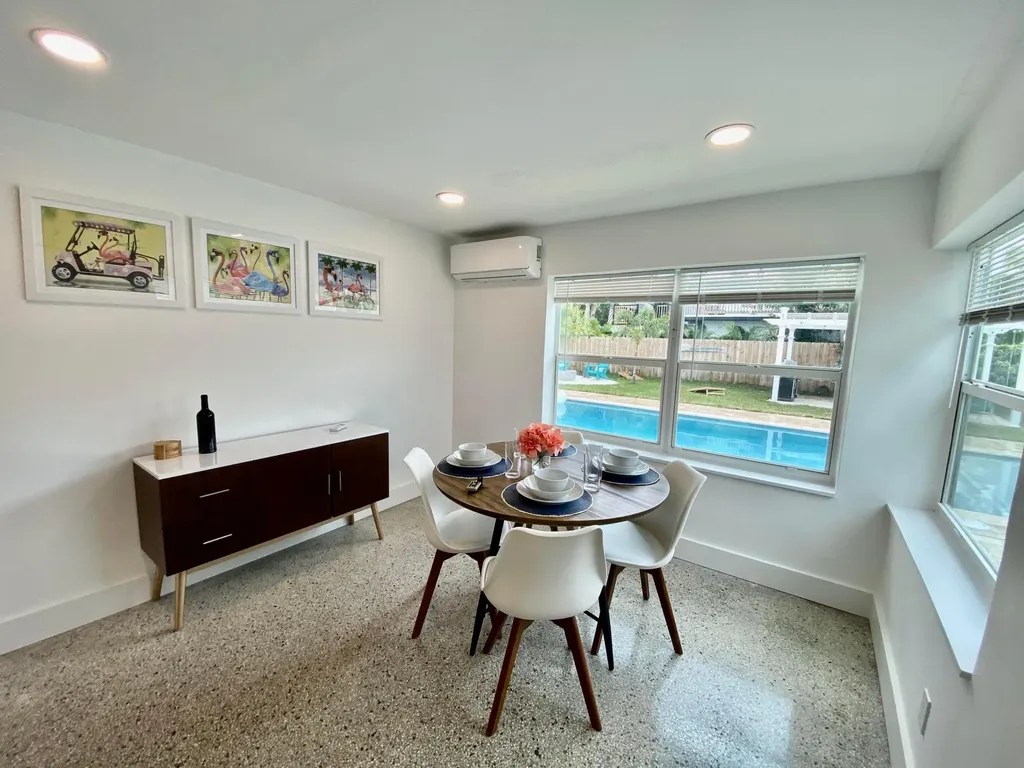 304 SE 3rd Street Delray Beach FL 33483
