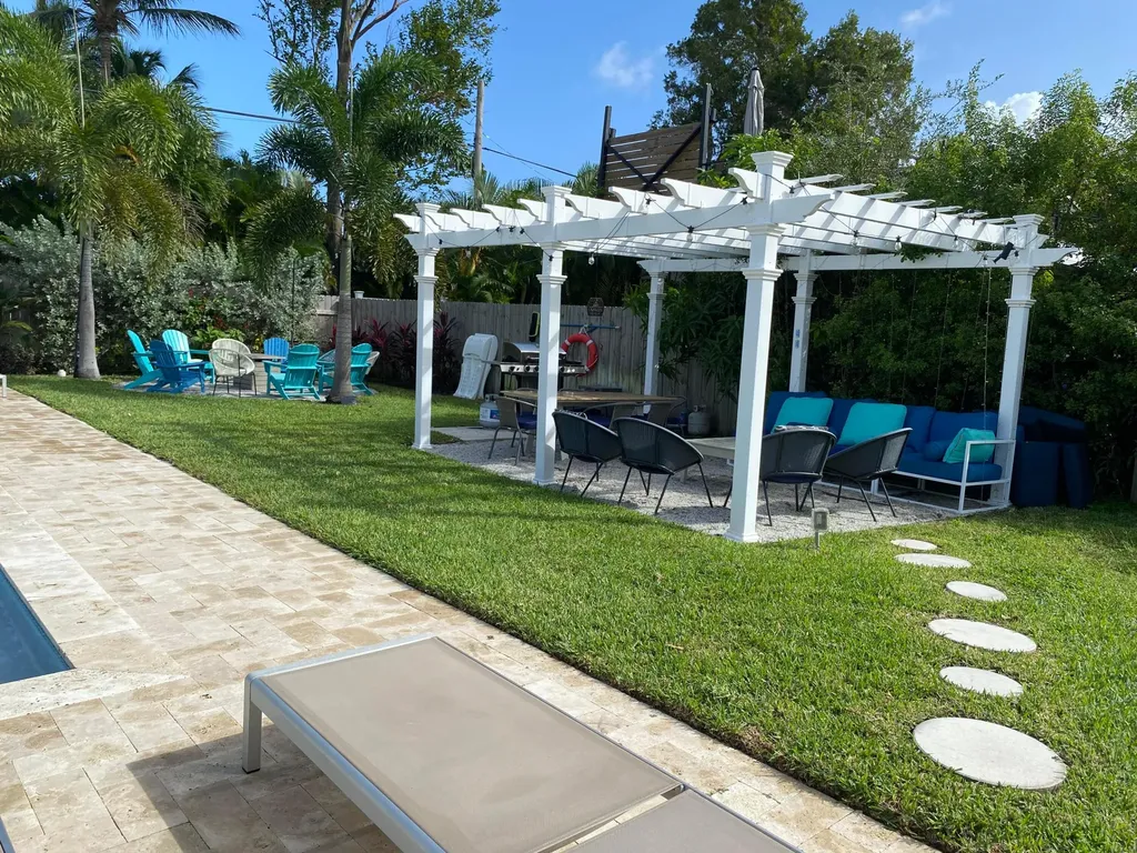 304 SE 3rd Street Delray Beach FL 33483